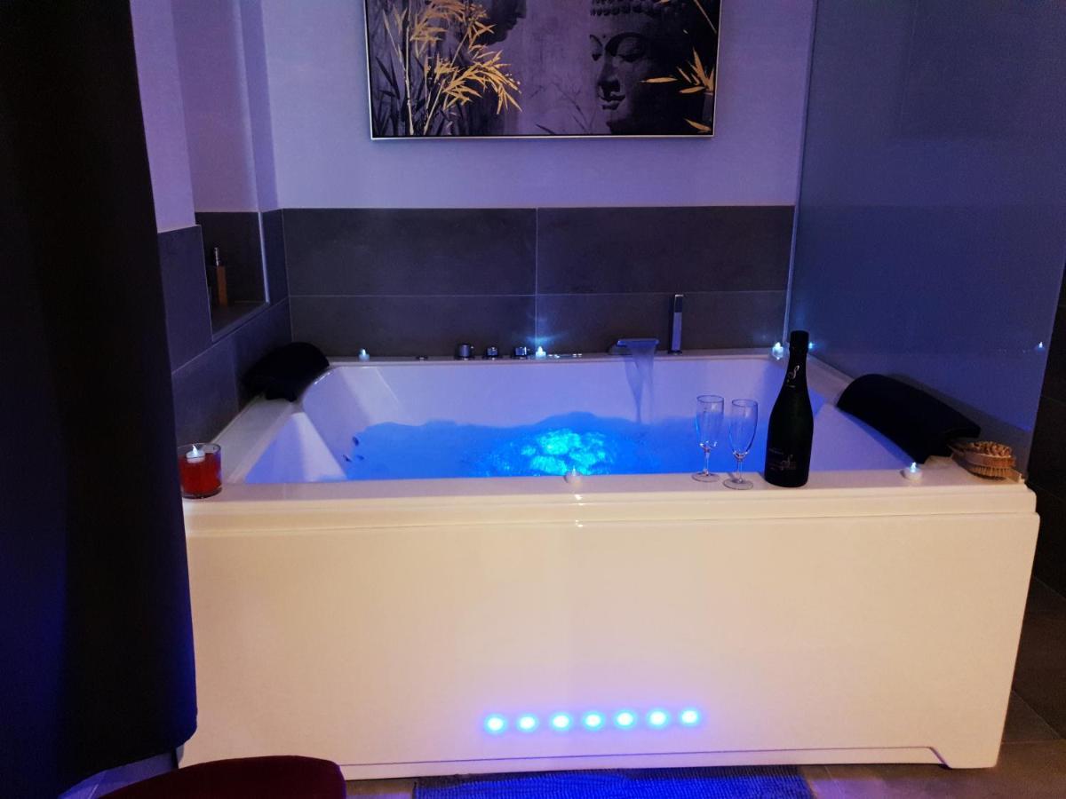 Elle & Lui En Jacuzzi Hotell Bernis Eksteriør bilde